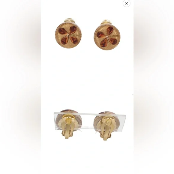 🍀 CHANEL 2001 season Amber and resin Clip on earrings - Picture 2 of 9
